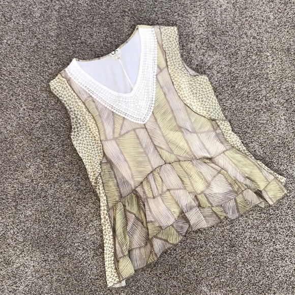 Anthropologie flowy top - Picture 2 of 5